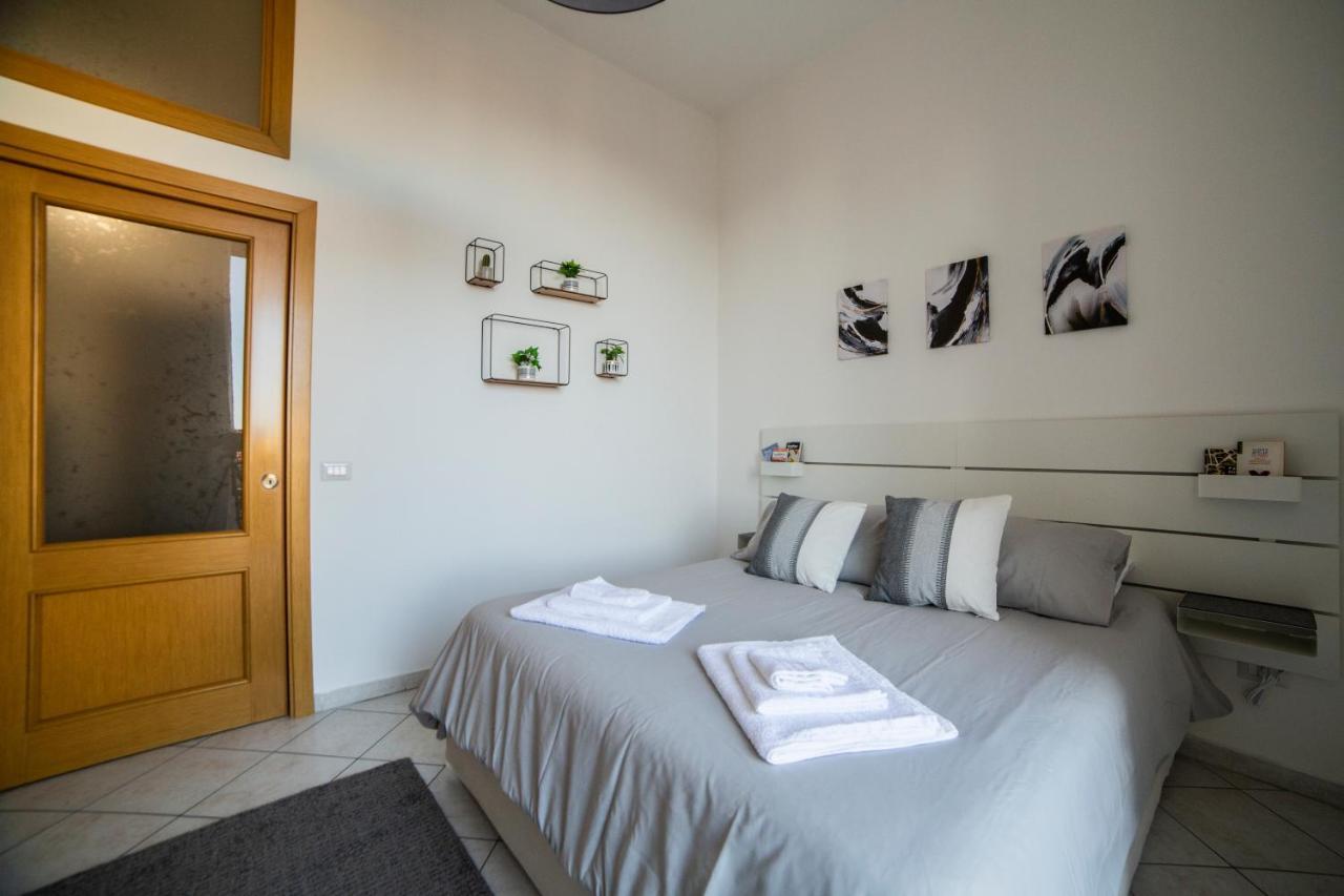 Bnb Al Centro E Meglio, Napoli Apartment Bagian luar foto